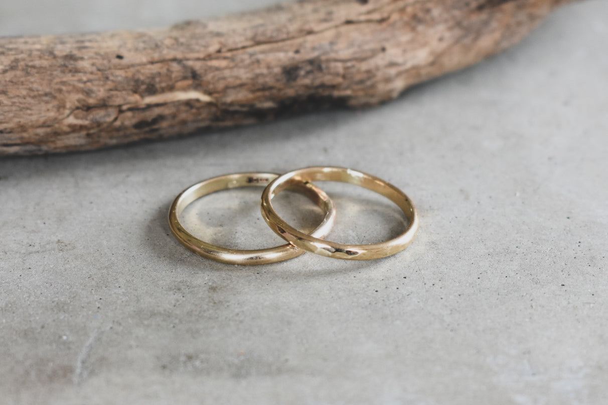 Slim 9ct gold band