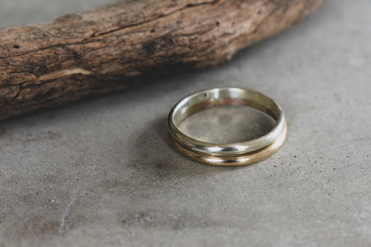 Slim 9ct gold band