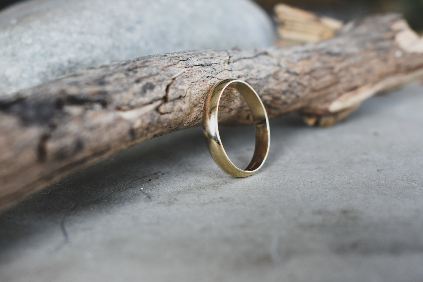 Gold ring, 4mm D shape