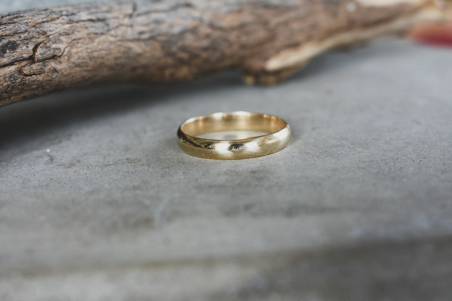 Gold ring, 4mm D shape